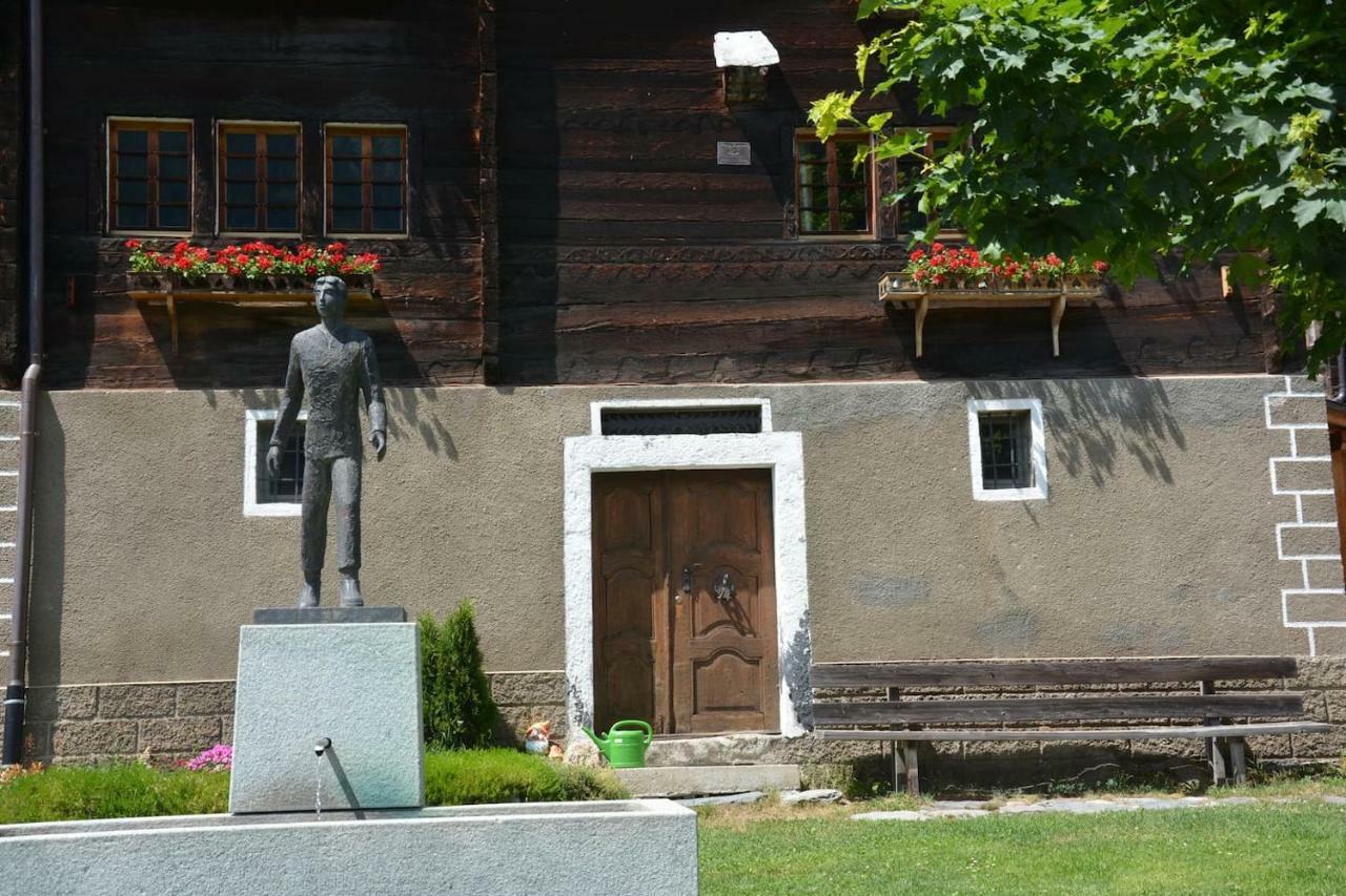 Denkmalgeschuetzter Spycher Total Renoviert Goms Zewnętrze zdjęcie
